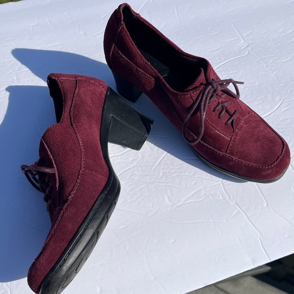 Clarks Bendables Suede Lace Up Heels Women 7 Burgundy Comfy Retro Academia Vamp - Picture 5 of 17